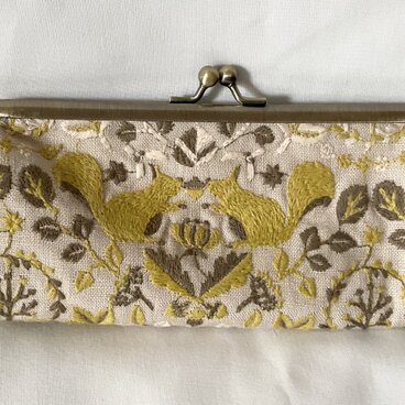 点と線模様製作所　リスノモリ　がま口メガネ、ペンケース　