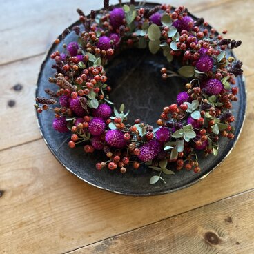 千日紅と野薔薇の実のリース