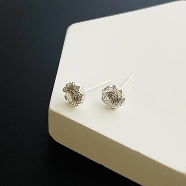 シルバー925 キュービックジルコニアスタッドピアス（クリスタル） ste02