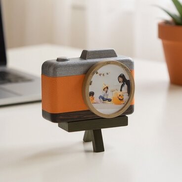 秋限定・ハロウィンカラーのカメラ型フォトフレーム　三脚付き