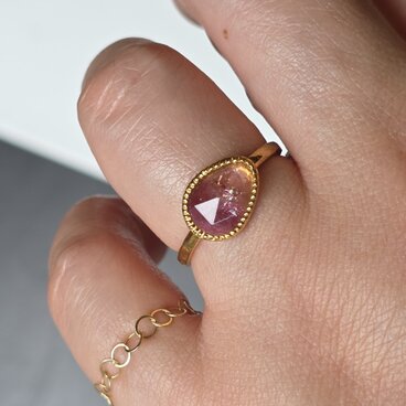 バイカラートルマリン　変形OVローズカット　ミル打ち留め　愛しい鉱物　シルバーSV925リング