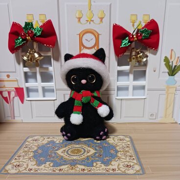 クリスマスイメージの黒猫ちゃん　　羊毛