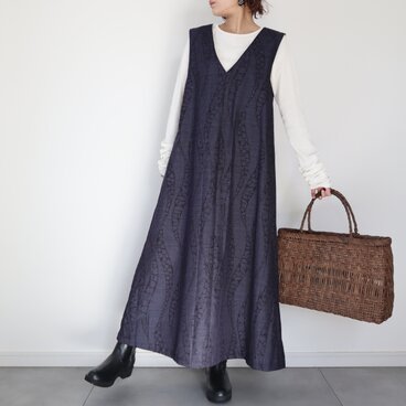 紬のVネックジャンパースカート（藍色に立涌文様・M）