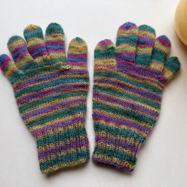 【再販】５本指手袋（エメラルドグリーン・ピンク・黄色系）