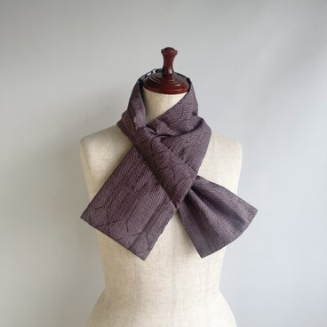 【1点もの】着物 襟巻き ネックウォーマー -絹 着物地 紬 紫に幾何学模様 & 浴衣地 菱形籠目（ヴィンテージ） NW694