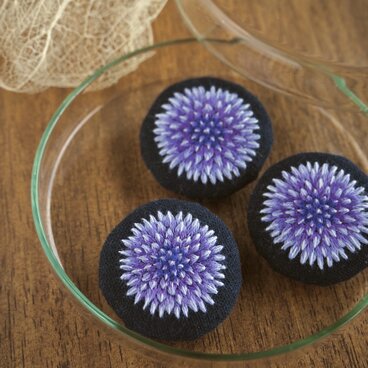 阿蘇 ヒゴタイの刺繍ブローチ