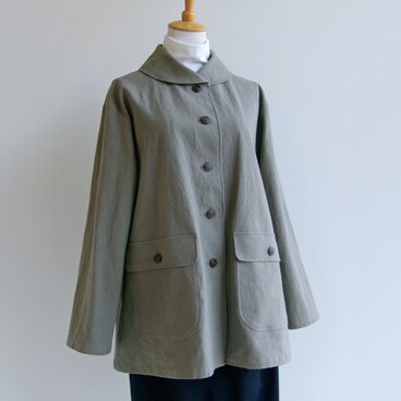 綿麻キャンバスのショート・コート（カーキグレー）