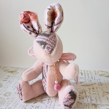 こぎん刺しのウサギS「総刺しこぎんウサギ　花見」