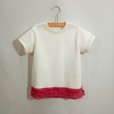 [70] le t-shirt à dentelle sur l'ourlet [キッズ商品]