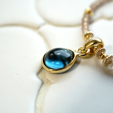 ロンドンブルートパーズと天然ジルコンのネックレス