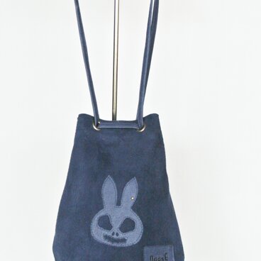 うさぎスカル、スエード丸底巾着。