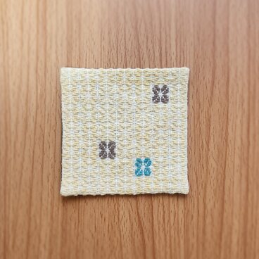 コースター　四ツ葉　りんご