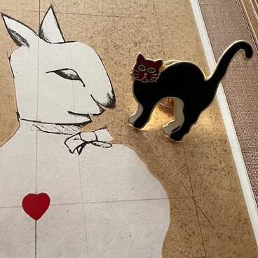 スイスヴィンテージブローチ(モダン猫ちゃん）