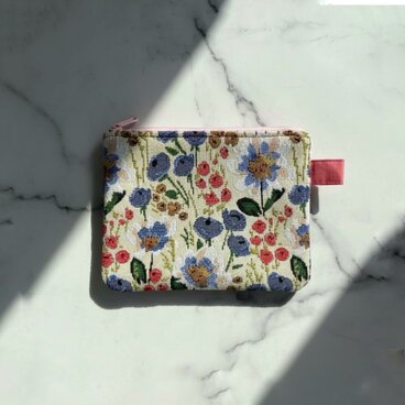 フラットポーチ／華やかゴブラン織/通帳やカード・母子手帳・お薬手帳もすっきり収納／かさばらない通帳ケース・プレゼントにもおすすめ