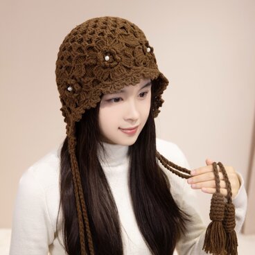 手編み【Lady's】オシャレな手編み　フリンジ付き帽　ブラウン