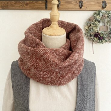 ＊ふんわりあたたか　ヘリンボーンウールのスヌード＊杢レンガ