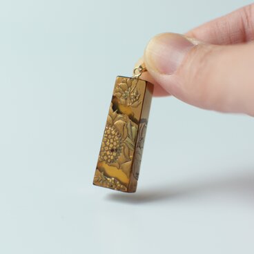 【ヴィンテージ笄リメイク】鼈甲蒔絵ペンダント