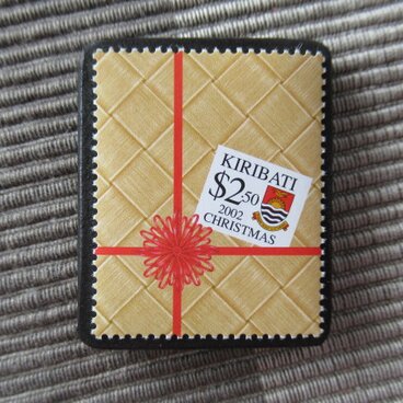 キリバス　クリスマス切手ブローチ10643