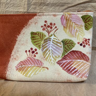 手描き染のポーチ　