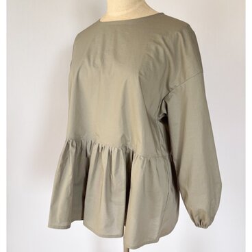 ギャザー長袖ブラウス