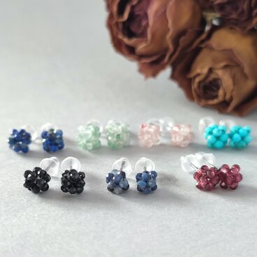 【数量限定】金属アレルギー対応/天然石/木の実/黒/赤/青/緑/ピンク/小さめ/シンプル/一粒/ピアス/イヤリング