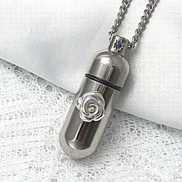 【純チタン製：遺骨入れペンダント】ホワイトローズ&天然サファイア付（内部に硬質ガラス容器付）◎ご希望の誕生石をセット。