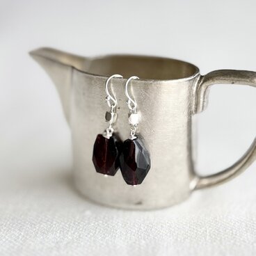 ガーネットのピアス