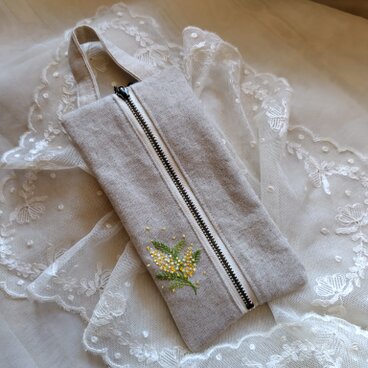 ダブルファスナー* ケース*刺繍*リネン