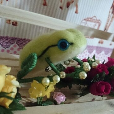 【インテリア】アマガエルのブローチ【置物】