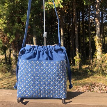 巾着型ショルダーバッグ