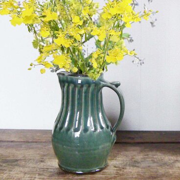 しのぎ手ピッチャー（織部）16cm