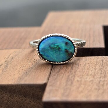 ボルダーオパール　3.214ct　ミル打ち　グリーンとブルーの星雲　シルバーSV925リング