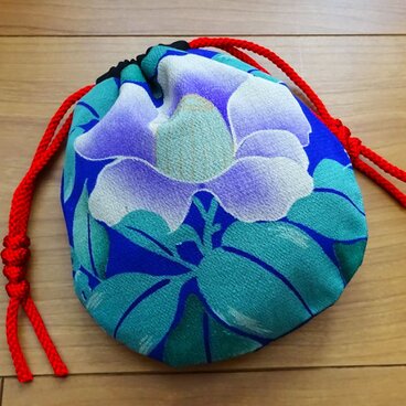 可愛いミニ巾着（椿・チョッピリ難あり送料サービス）