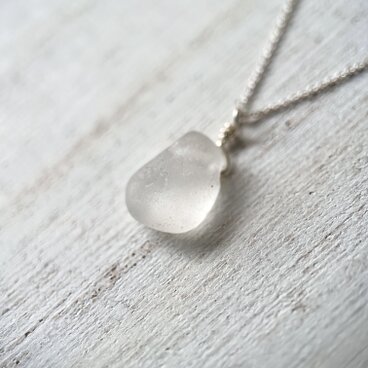 《Silver925》小さなホワイトシーグラスビーズのネックレス 45cm