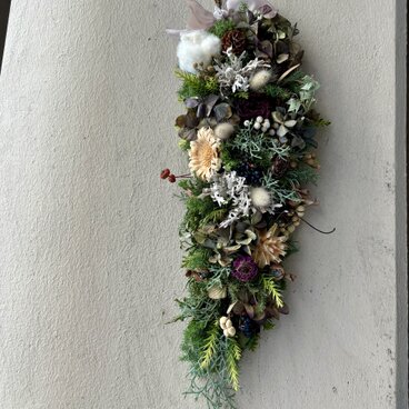 秋色あじさい、月桃、木の実のスワッグ