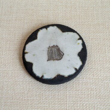 小皿 (銀彩 椿a)