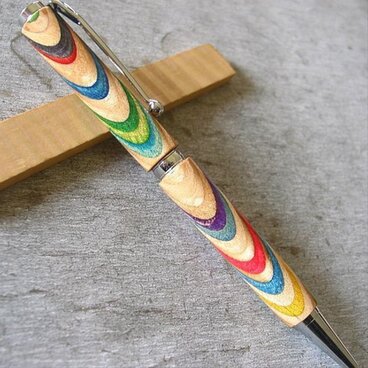 【スケボーデッキ】木軸ボールペン　カラフルなメイプルが綺麗