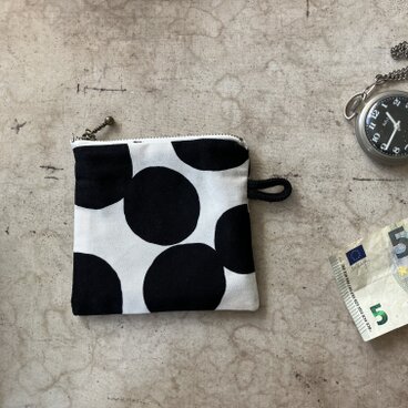 水玉模様の小さなポーチ(p-086)