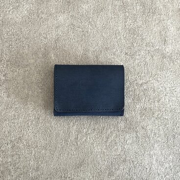 二つ折り財布　 紺（ホック）　イタリアンレザー＜B＞