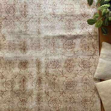 112×197淡いブラウン×ミルクティー　ボタニカル紋章　トルコヴィンテージラグ