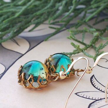 ヴィンテージ　シトリンと森のGreen／深まる2色の美しい　14Kgfピアス