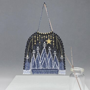 刺繍オーナメント・星ともるセーター