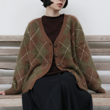 防寒性とおしゃれさを兼ね備えた、秋冬の必須アイテム ウールとカシミヤ混カーディガン 茶色＊グリーン　251124-2