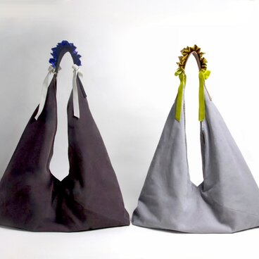 シャイニーギャザーとベルベットリボンハンドル☆ 細コールビッグバッグ チャコールグレー