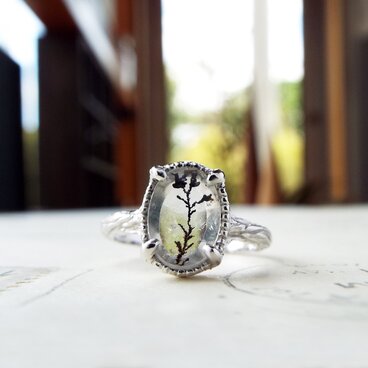 【一点物】デンドリティッククォーツのリング（花一輪）