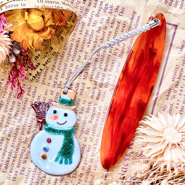 マフラーの雪だるま•七宝焼根付け（帯留やブローチ金具に変更可）