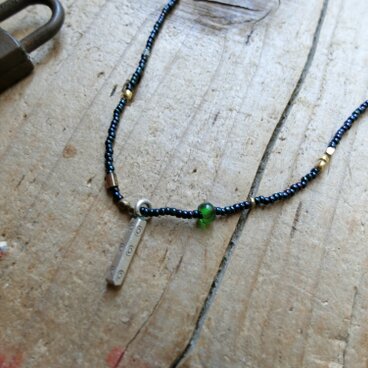 ＊happy price＊銀＋ガラス＋真鍮のネックレス。＠カレンシルバーチャーム＋デッドストックビーズ＋真鍮のビーズ