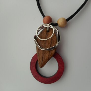 神代けやき　賑やかネックレス