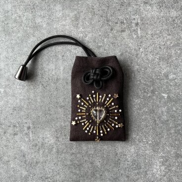 ＜ひも色選べる＞　O-mamori Heart Bijou チャコール