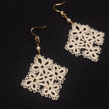 タティングレースのピアス